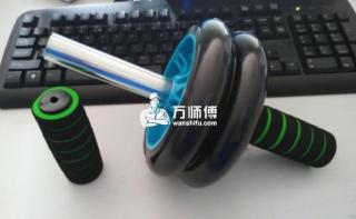 健腹轮怎么用,使用腹肌轮注意什么,健身也要有技巧